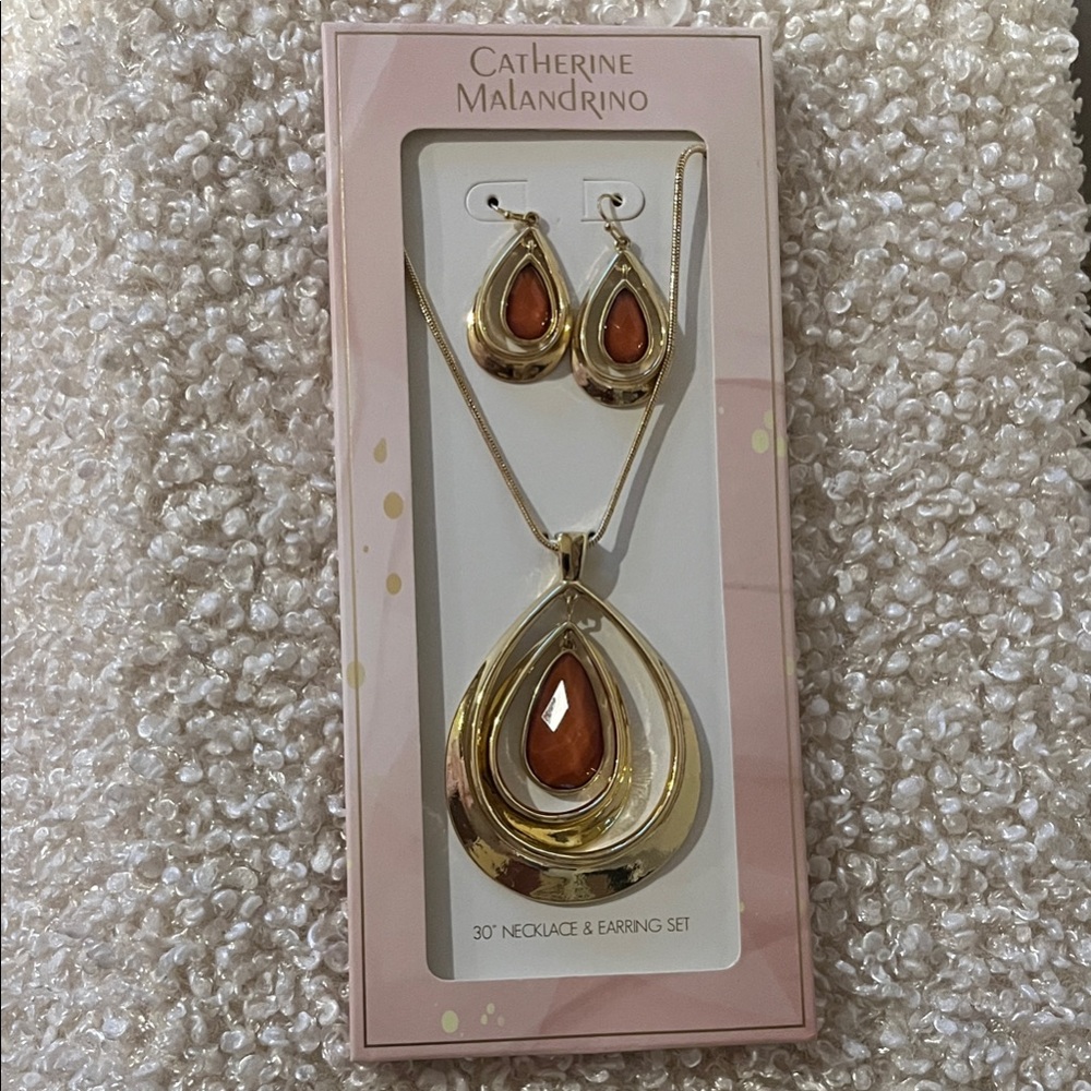0033 Catherine Malandrino Gold and Amber Necklace Set
